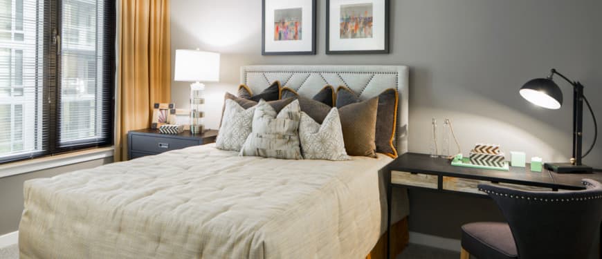 Flats 8300 : Premium Shaw® carpet in bedrooms, halls, and closets
