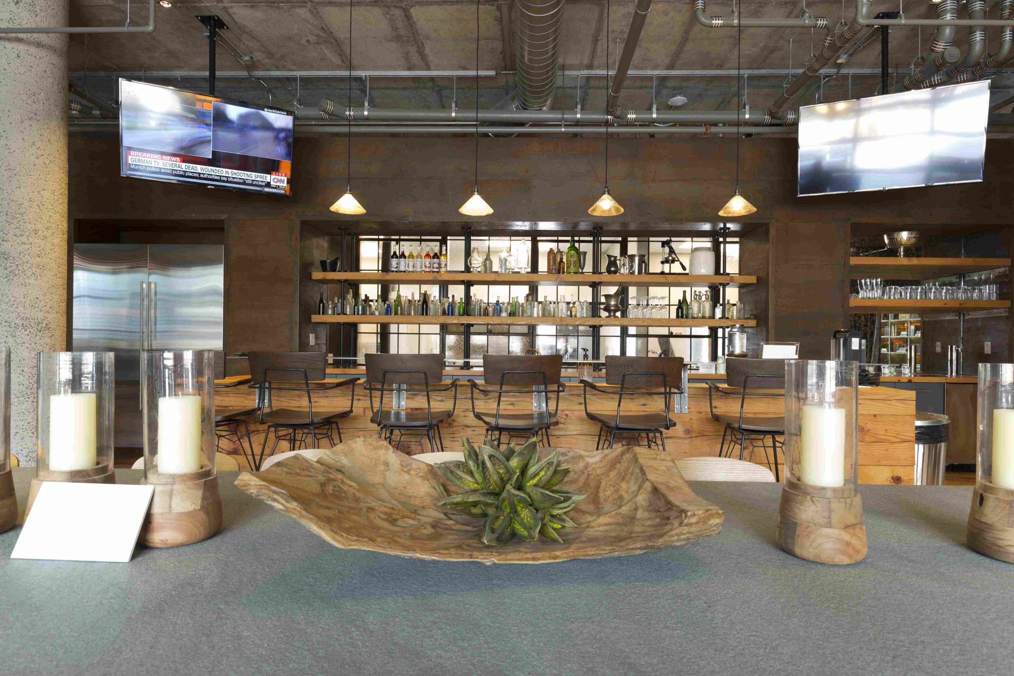 Corsair : Bar and Dining Area