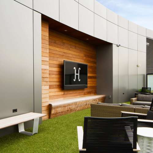 Relax on our rooftop lounge, in sun and shade, creating varied environments for entertaining.