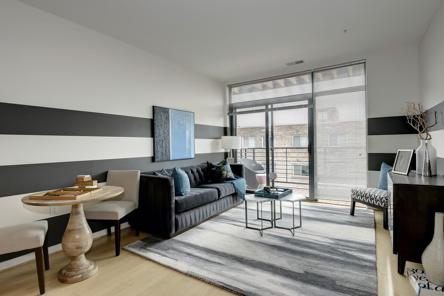 Allegro : Living Room