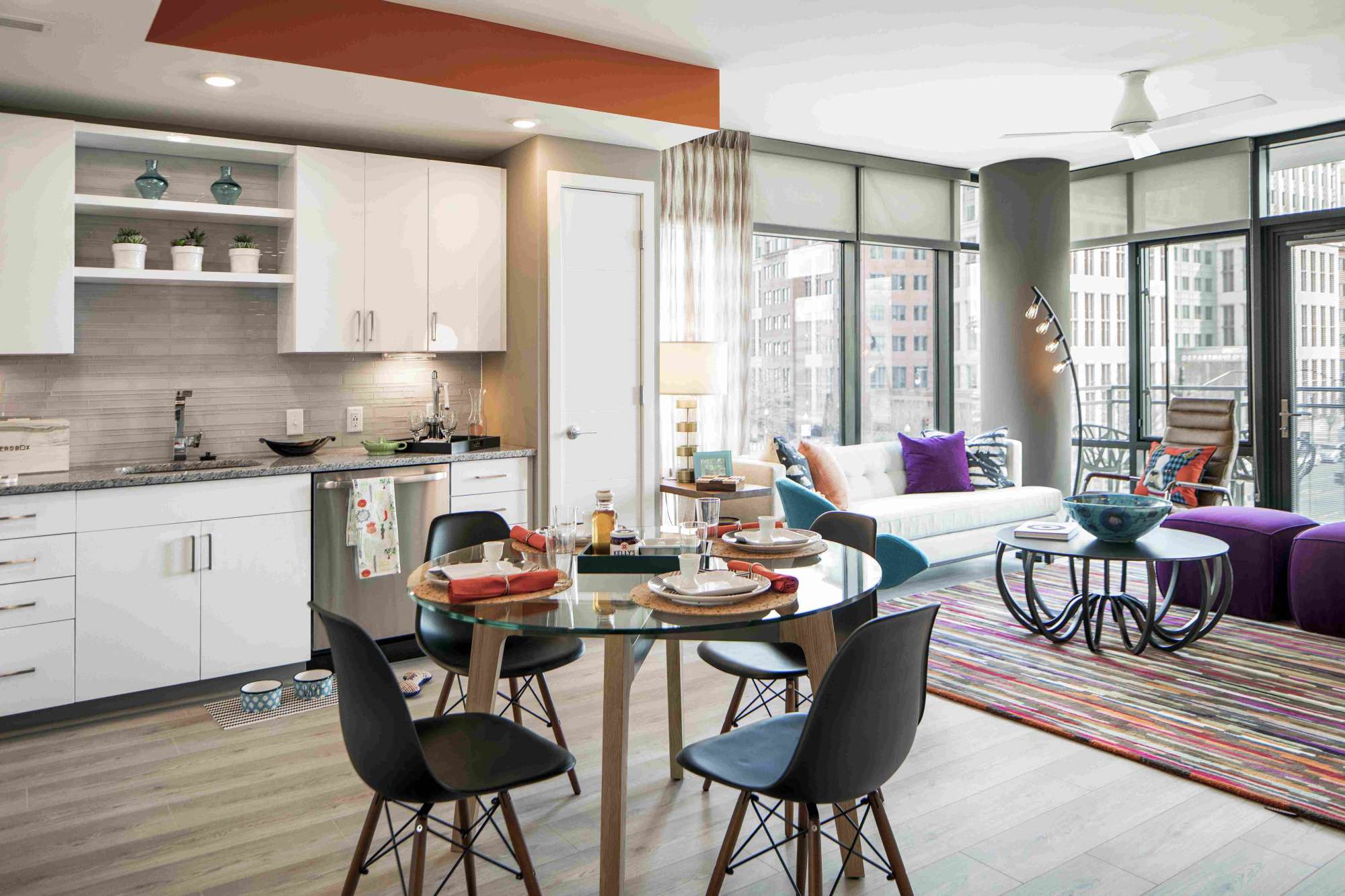 insignia on m : Spacious living with ceilings reaching approximately nine feet high.