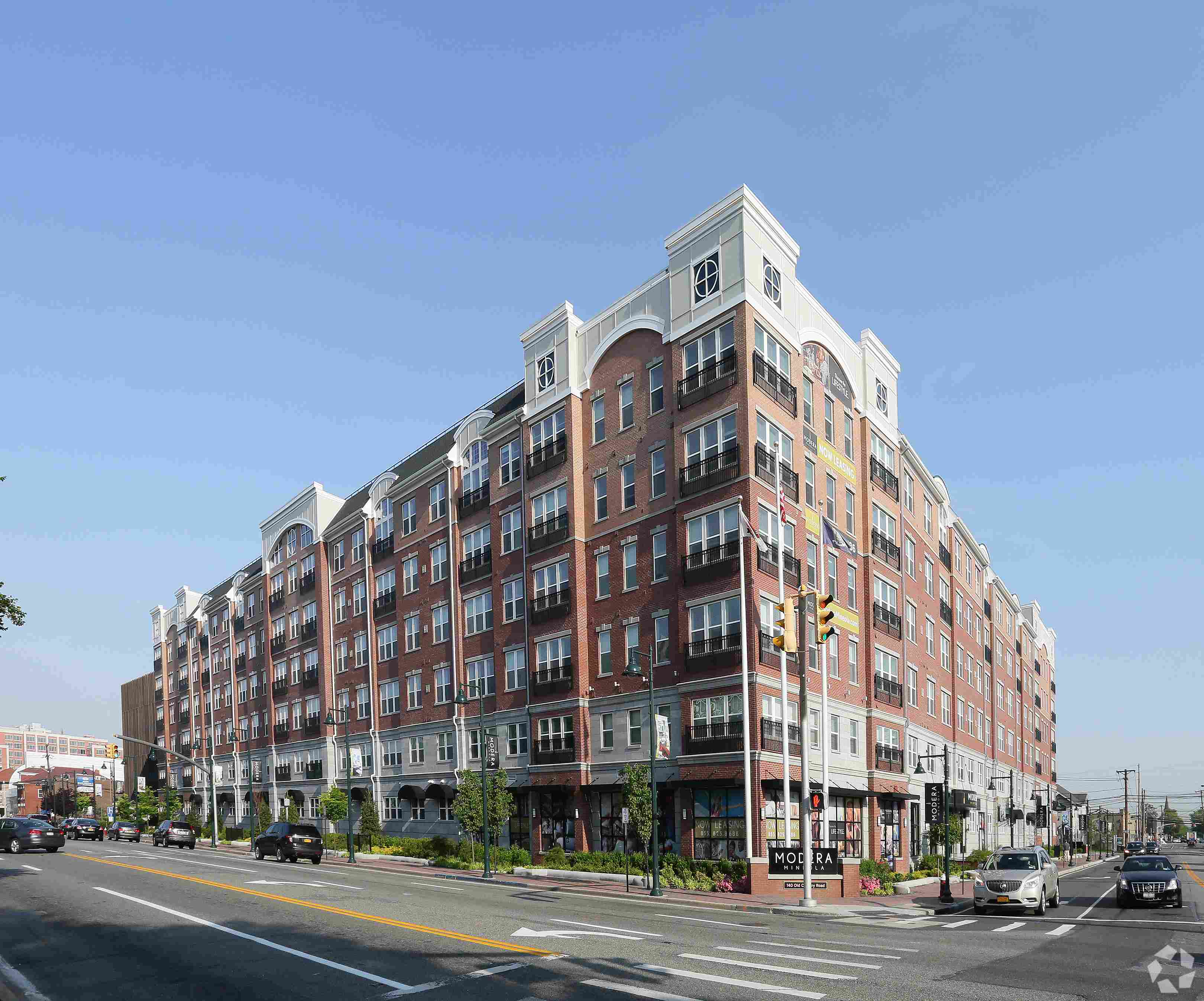 The Allure Mineola : Exterior Building