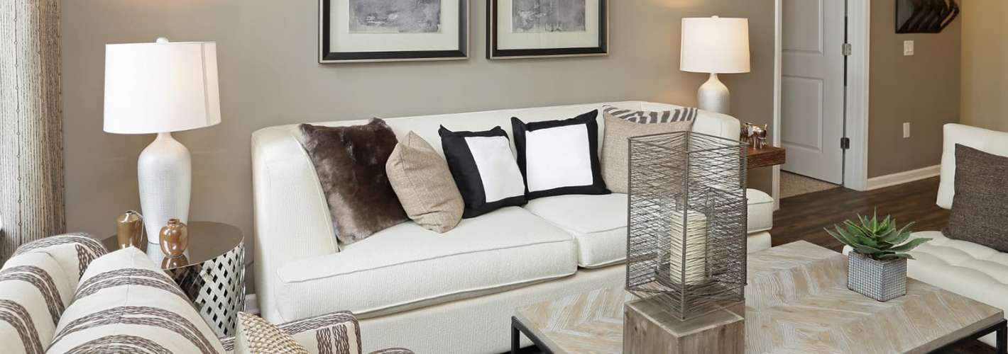 The Allure Mineola : Model Living Room