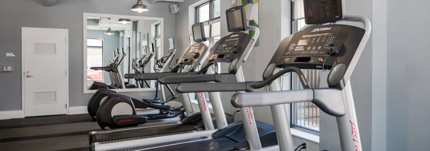 The Julian at Fair Lakes : Gym