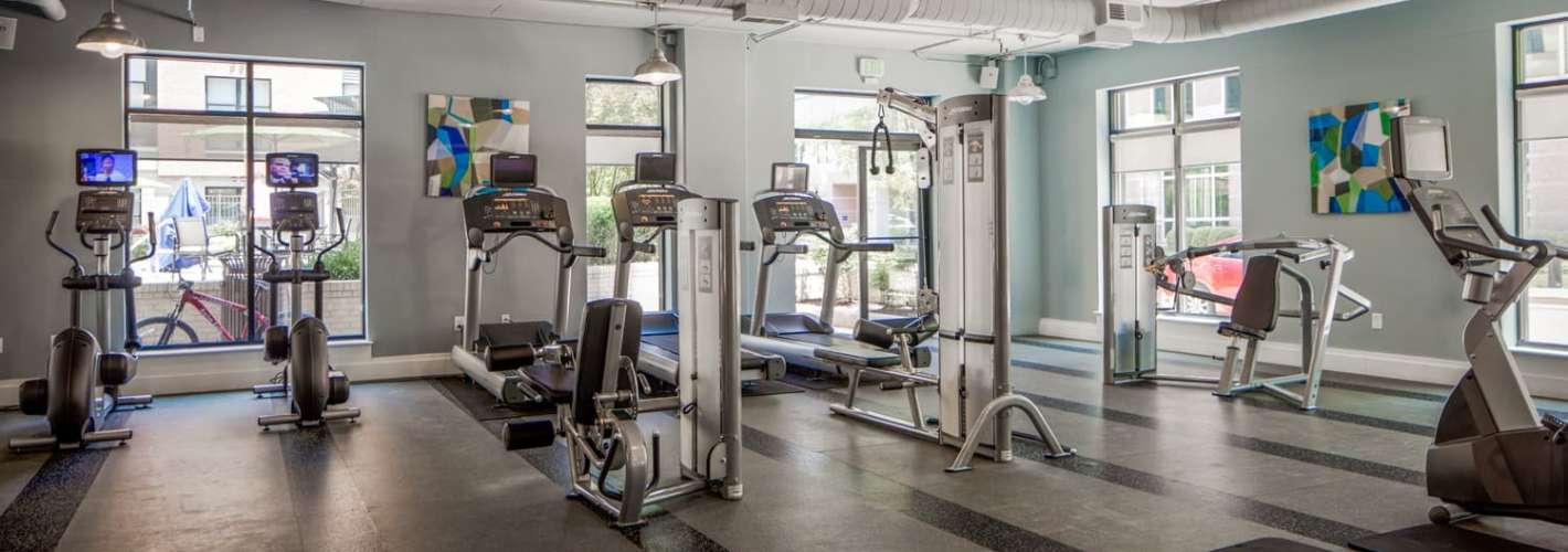 The Julian at Fair Lakes : Gym