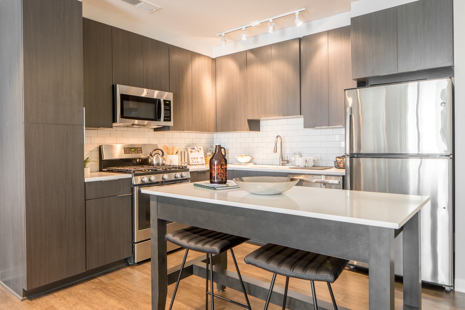 Aperture : Model Kitchen