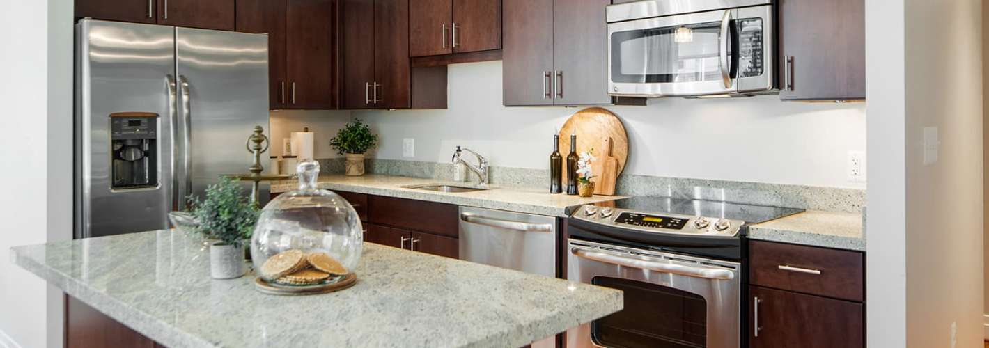 Residences on The Avenue : Kitchen