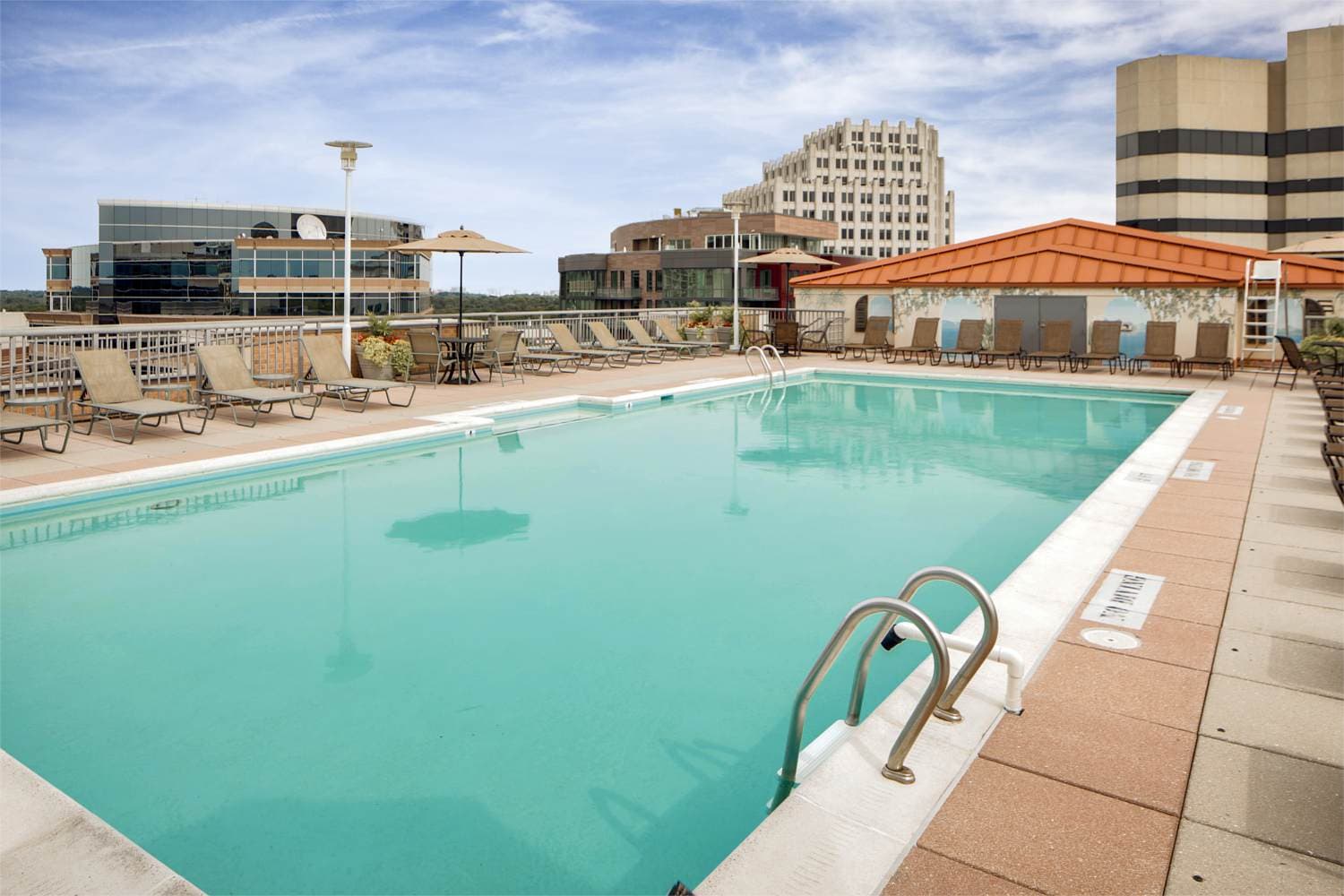 The Metropolitan : Roofdeck Pool