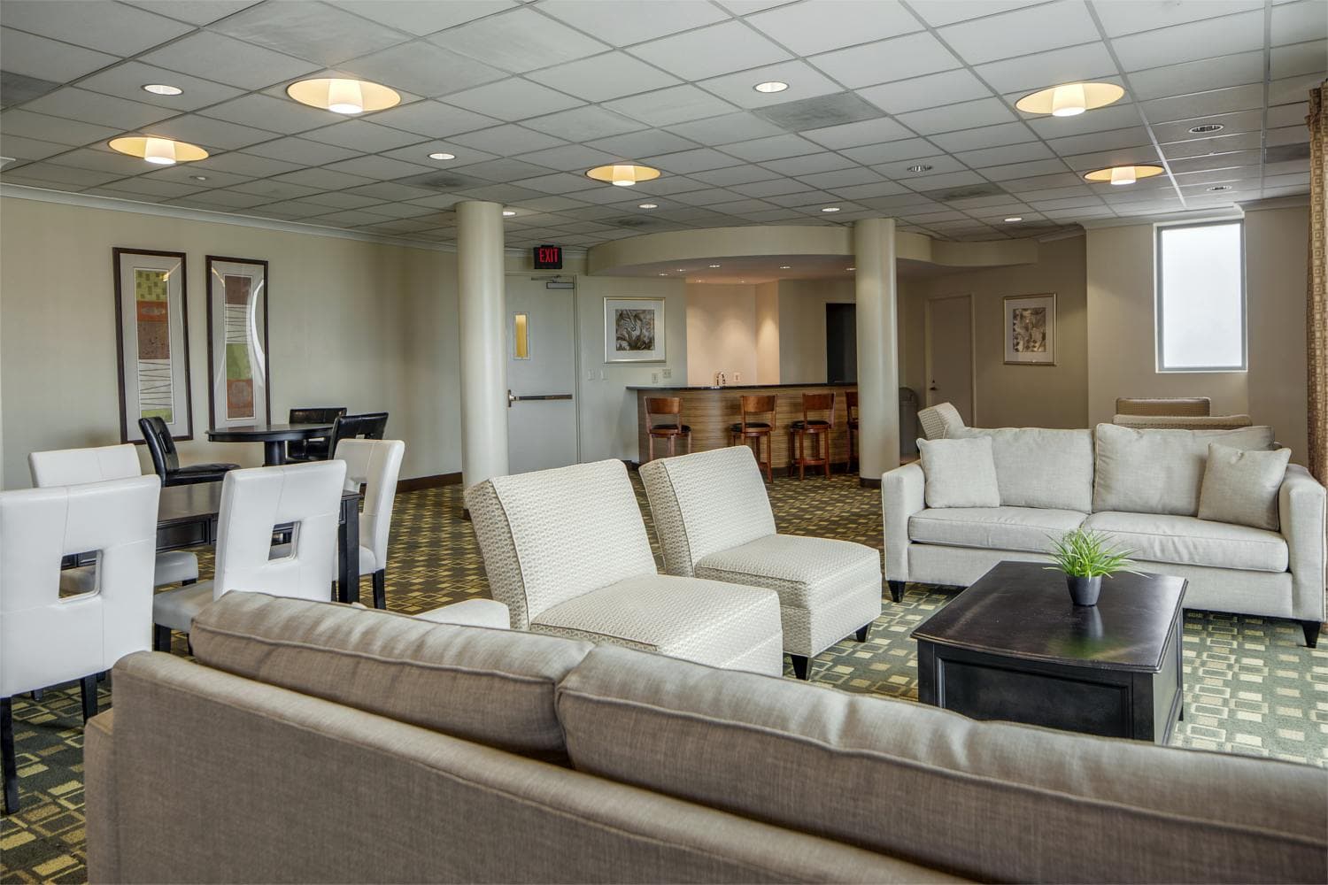 The Metropolitan : Clubroom