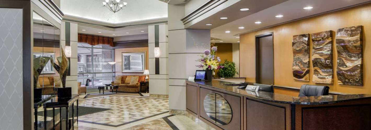 The Metropolitan : Lobby Concierge Desk