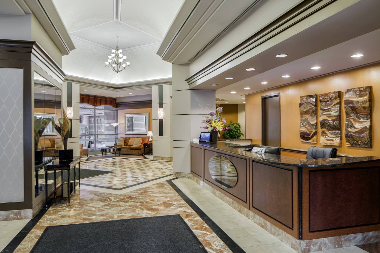 The Metropolitan : Lobby Concierge Desk