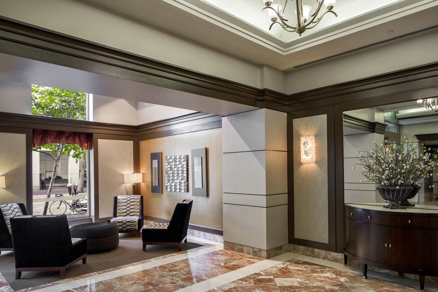 The Metropolitan : Lobby Seating
