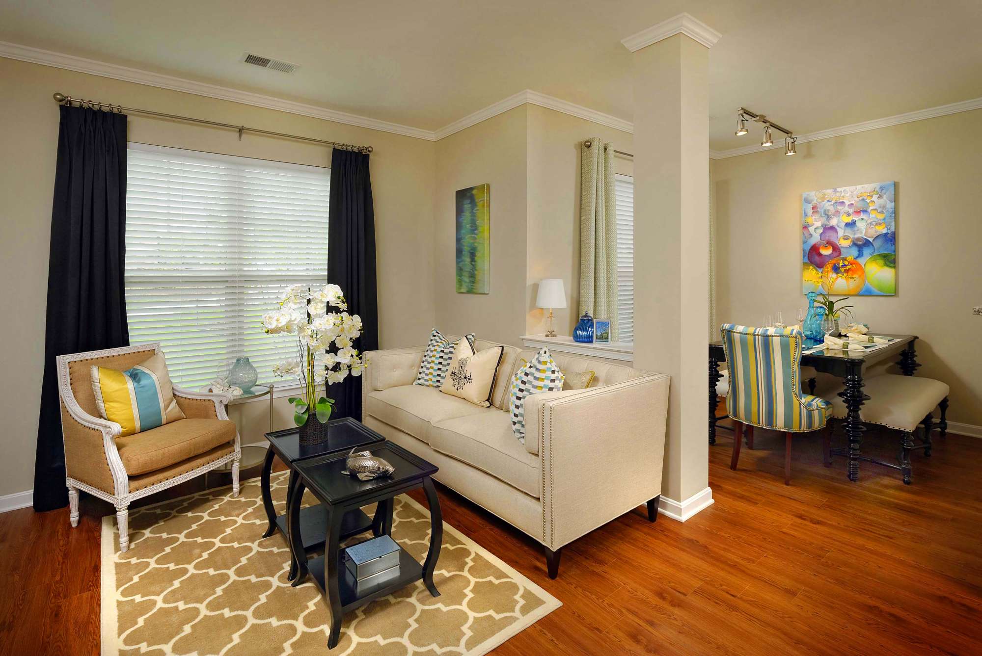 Millstone at Kingsview : Enter into upscale interiors filled with colors and textures that create an atmosphere of comfort and style.