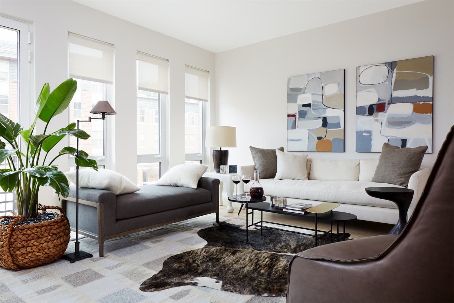 The Residences at Eastern Market : Warm inviting spaces, perfect for entertaining.
