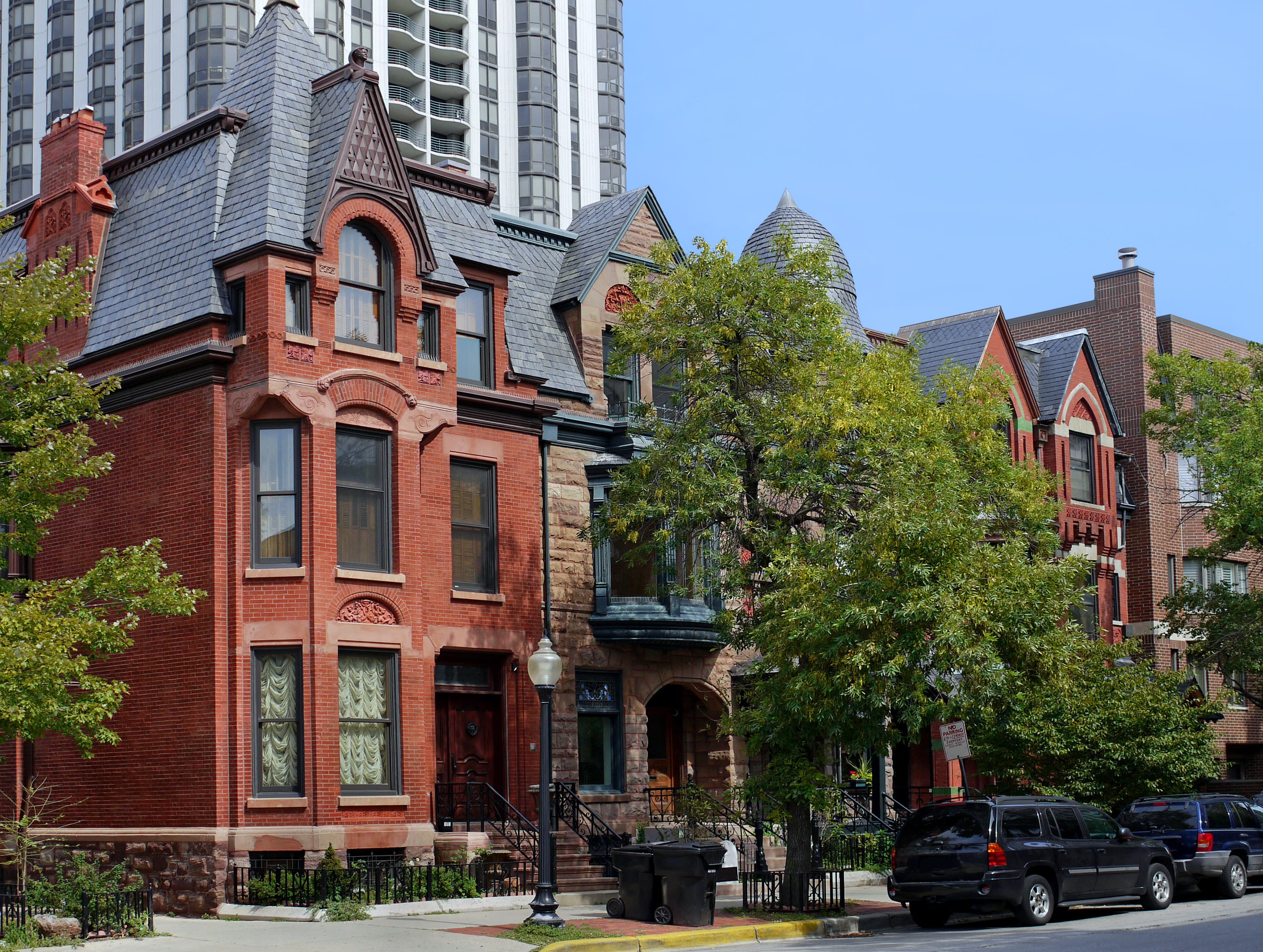 Apartments in Uptown | Bozzuto