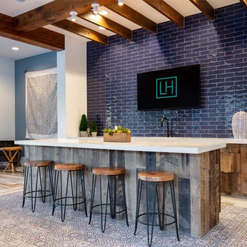 CLUB ROOM KITCHEN TV LOGO