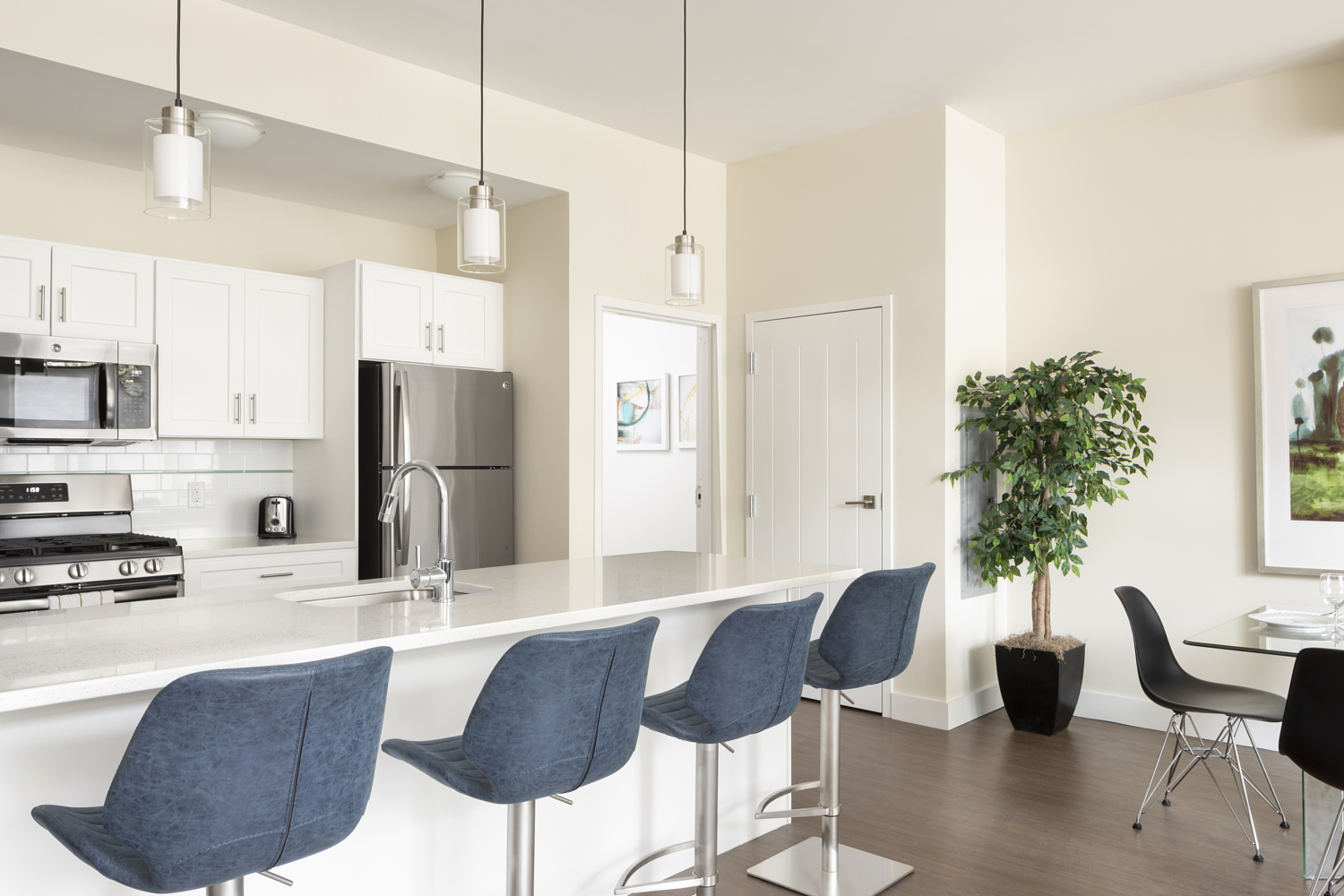 Element One : Kitchen Seating