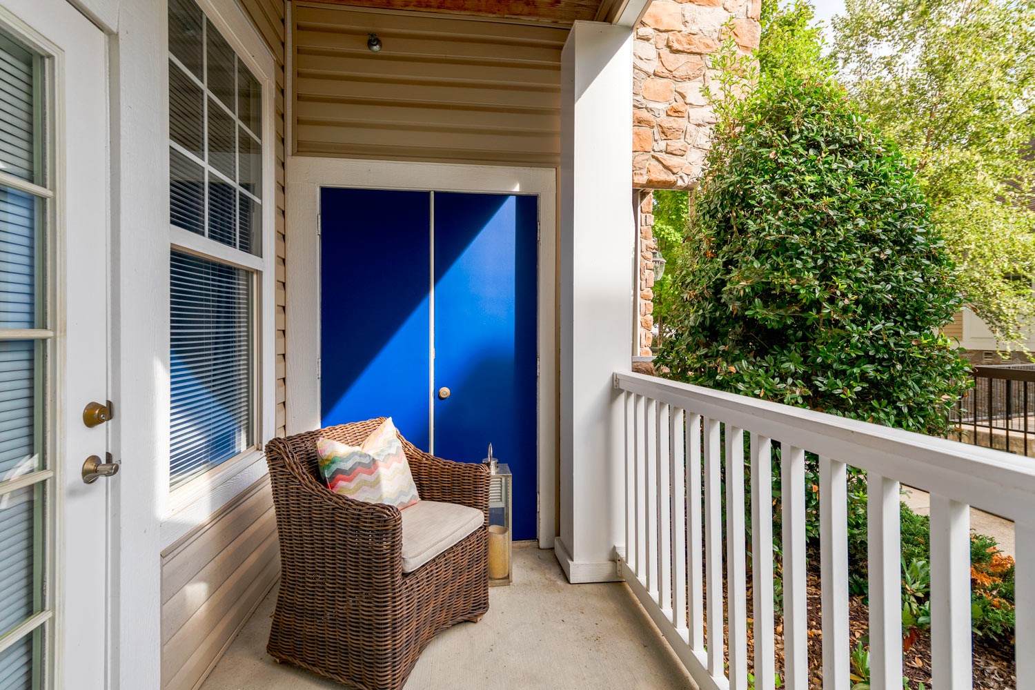 Stone Point Apartments : Spacious, private outdoor balconies provide you oasis