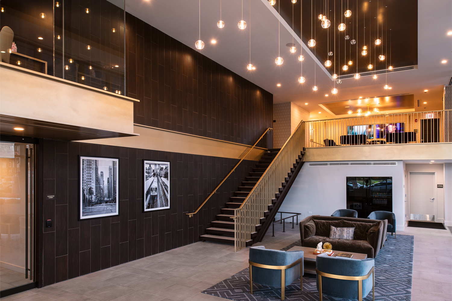 Eight Eleven Uptown : Concierge