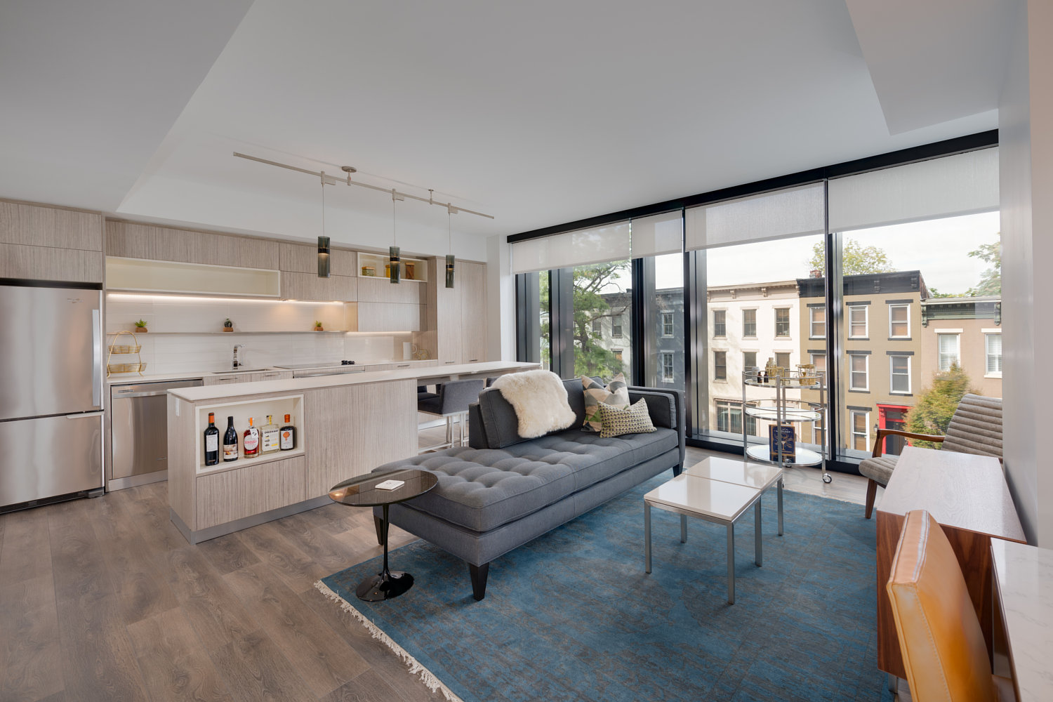880P : Wake up every morning inside a design magazine