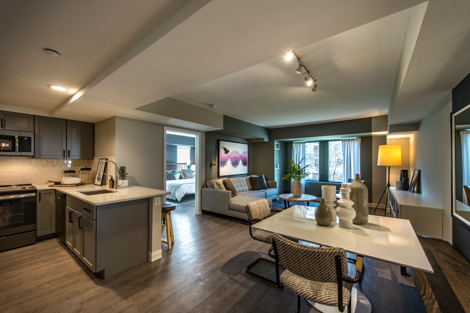 Cambridge Park Apartments : Kitchen and Living