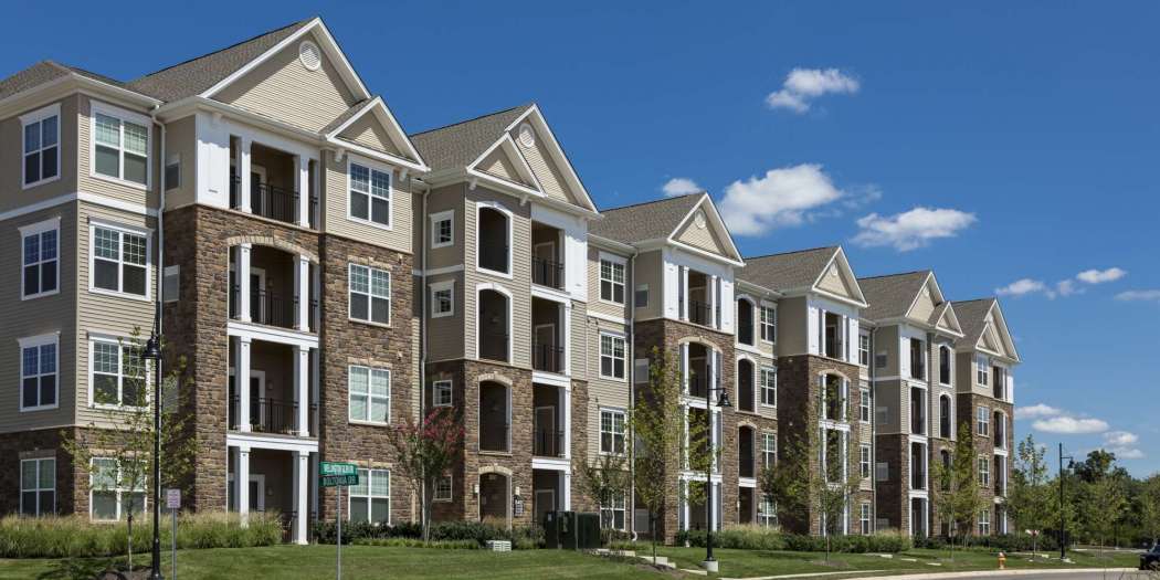 Arcadia Run luxury apartment exterior front view in Manassas, VA.