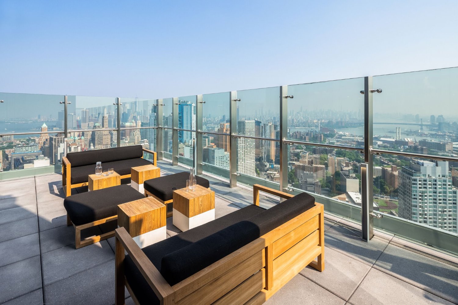 HUB : Sky Lounge Terrace