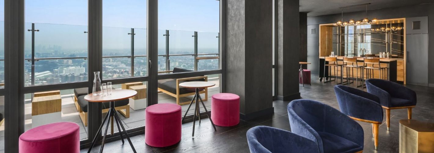 HUB : Sky Lounge Terrace