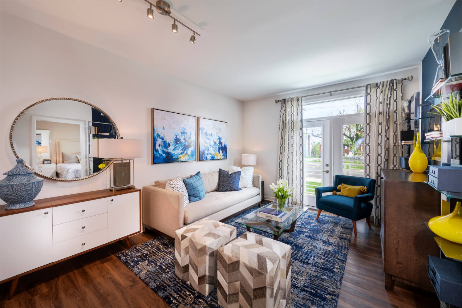 Woodfall Greens : Airy, bright windows illuminate your space.