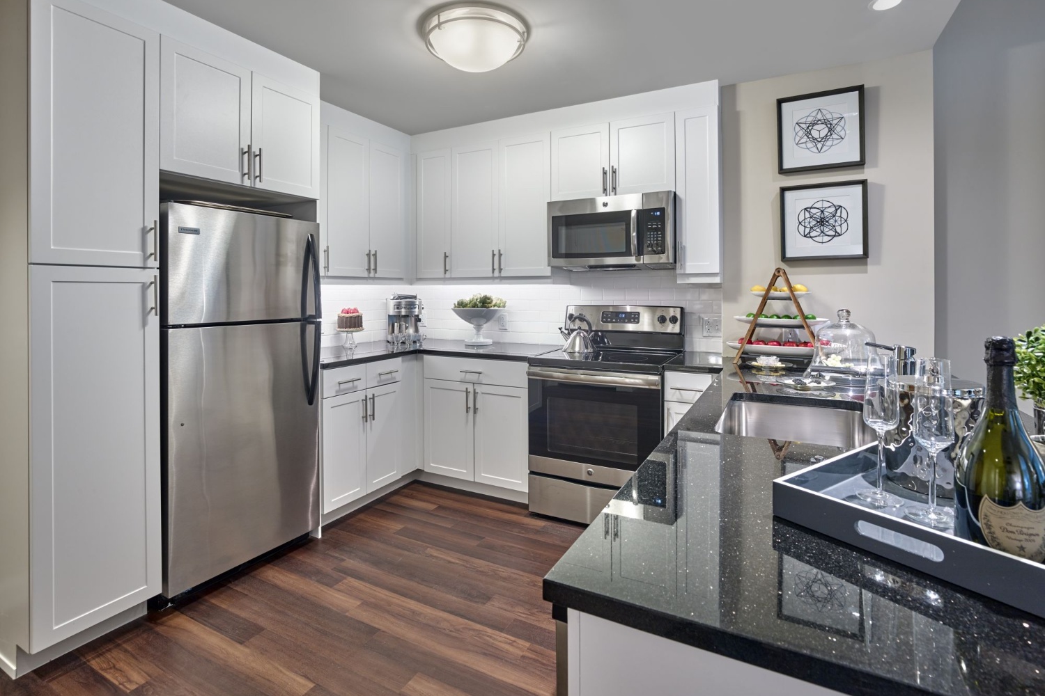 One Theater Square : Kitchen