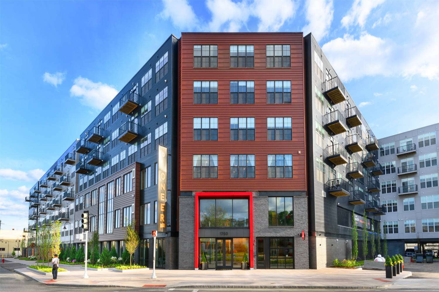 The Pioneer : Exterior