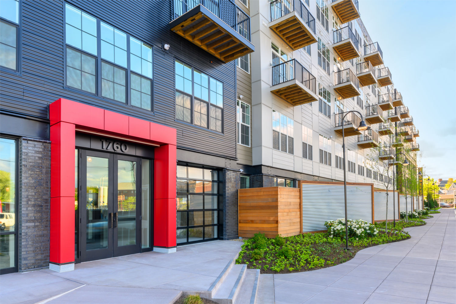 The Pioneer : Exterior