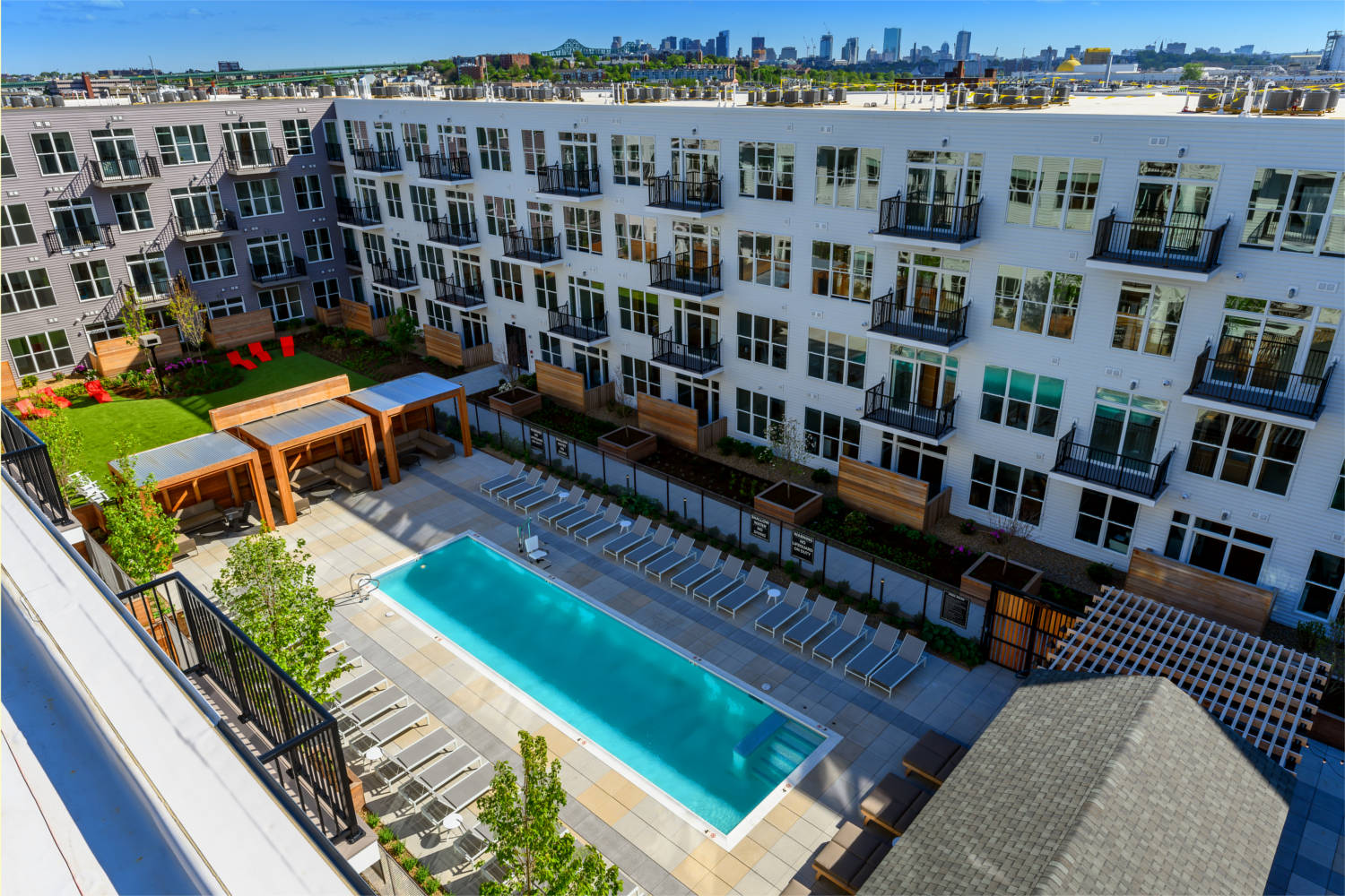 The Pioneer : Pool Aerial view