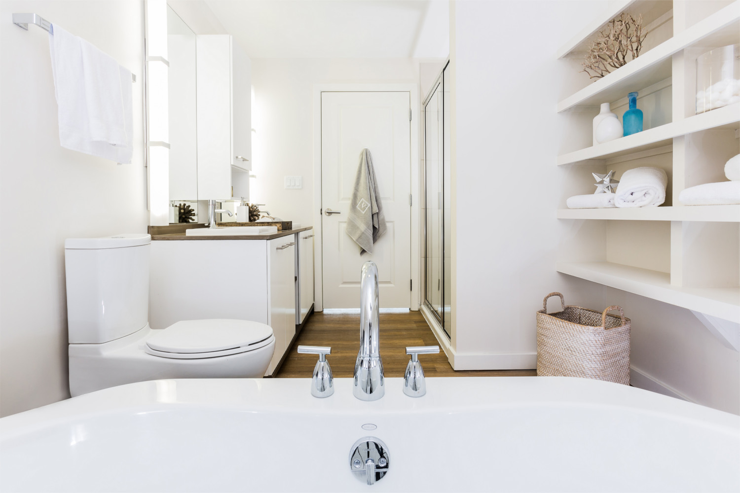 The View Ballston : Model Bathroom