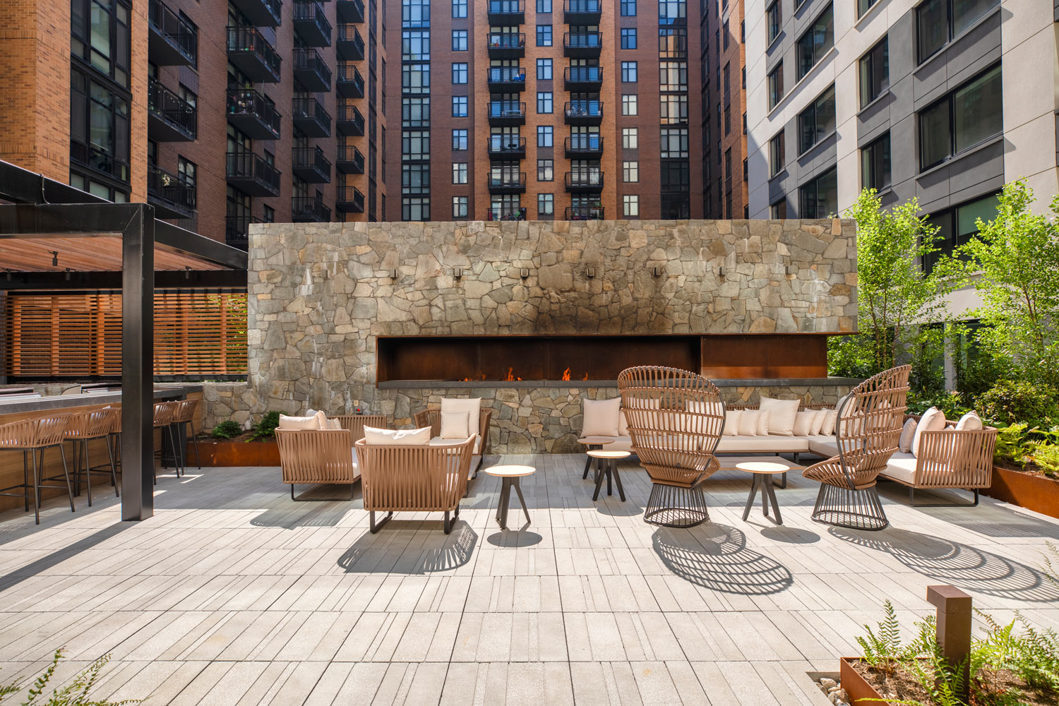 RESA : Terrace Seating & Fireplace