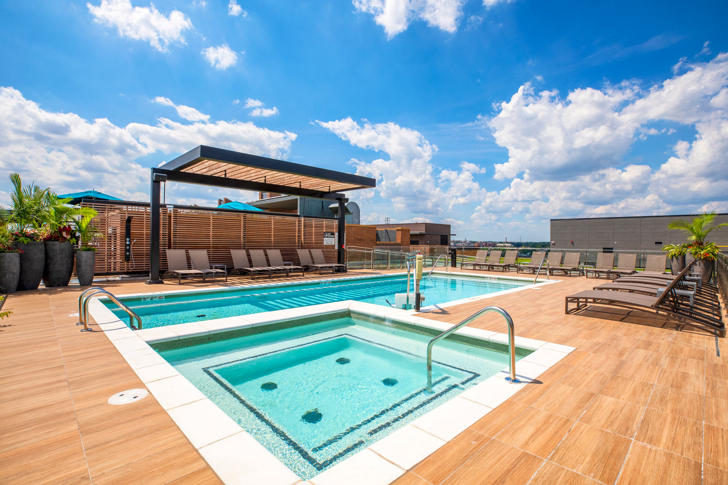 RESA : Rooftop Pool