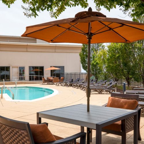 See Mariner Bay at Annapolis Town Center Apartment Photos & Videos