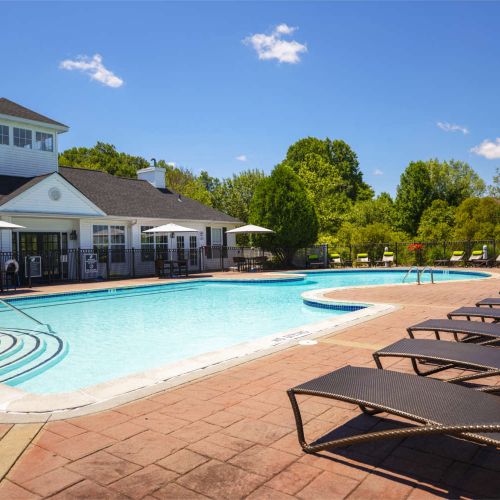 Willow Grove Apartment Homes : Pool