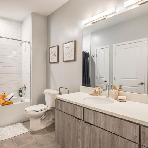 One Bedroom Bathroom