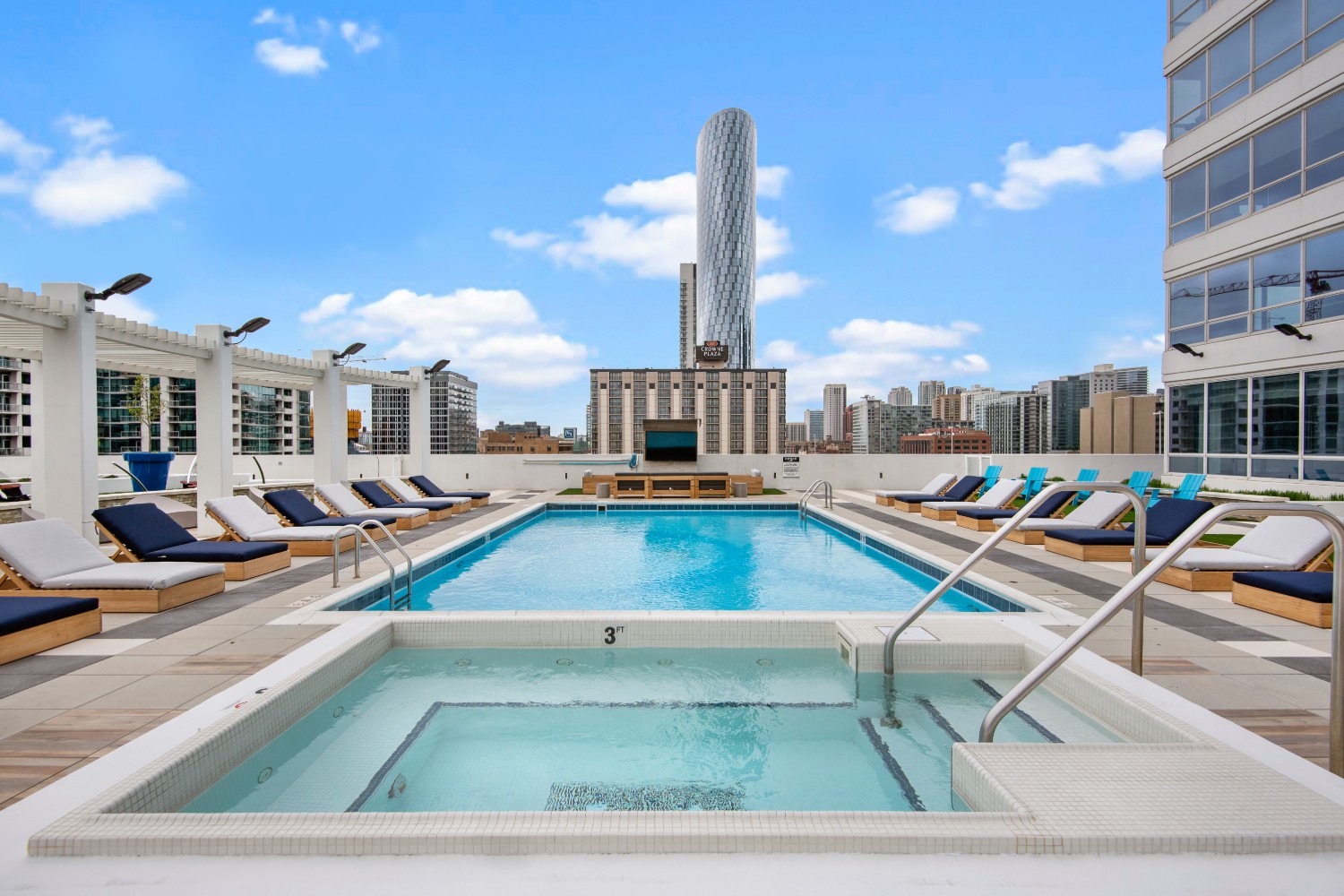 Arkadia West Loop : Pool