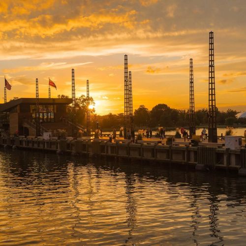 Before a show, after dinner, or on an evening walk, don’t miss the beauty of the District Pier at sunset.
