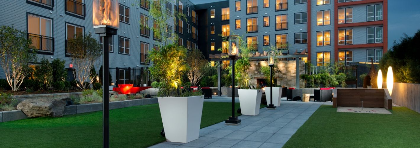 Halstead Square – Lofts & Lotus : Courtyard