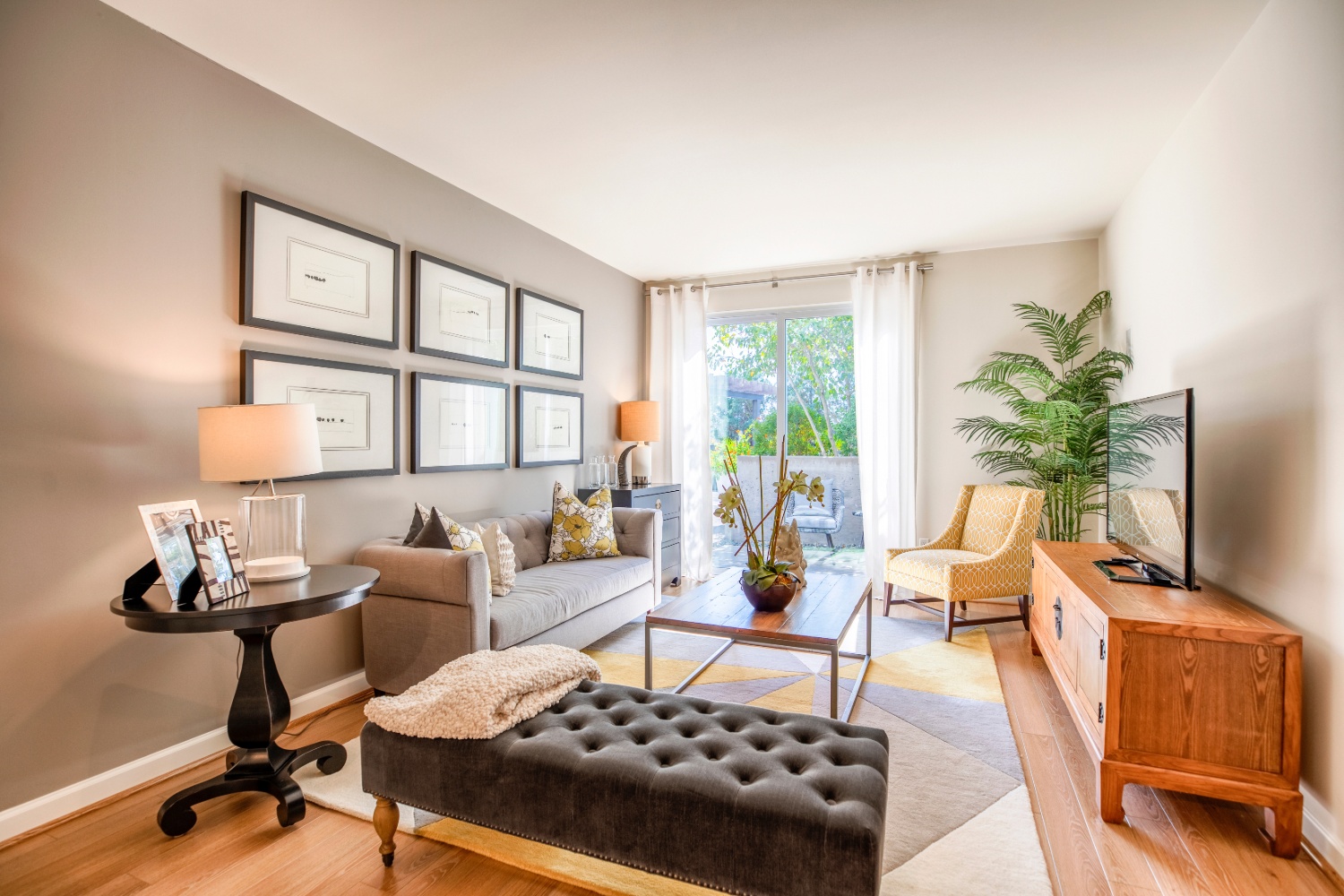 Halstead Square – Lotus & Lofts : Living Room