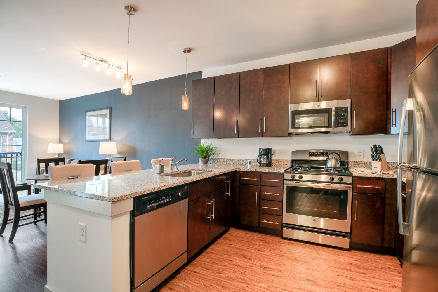 Chestnut Square : Kitchen