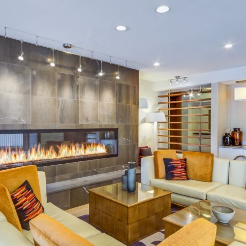 Arbors Greenleigh : Fireplace Lounge