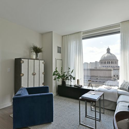 30 Dalton : 30 Dalton boasts unusually high ceilings that create a beautiful light filled atmosphere.