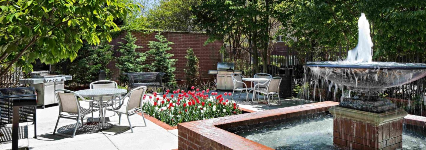The Whitney : Escape to a private courtyard with grills and fountain