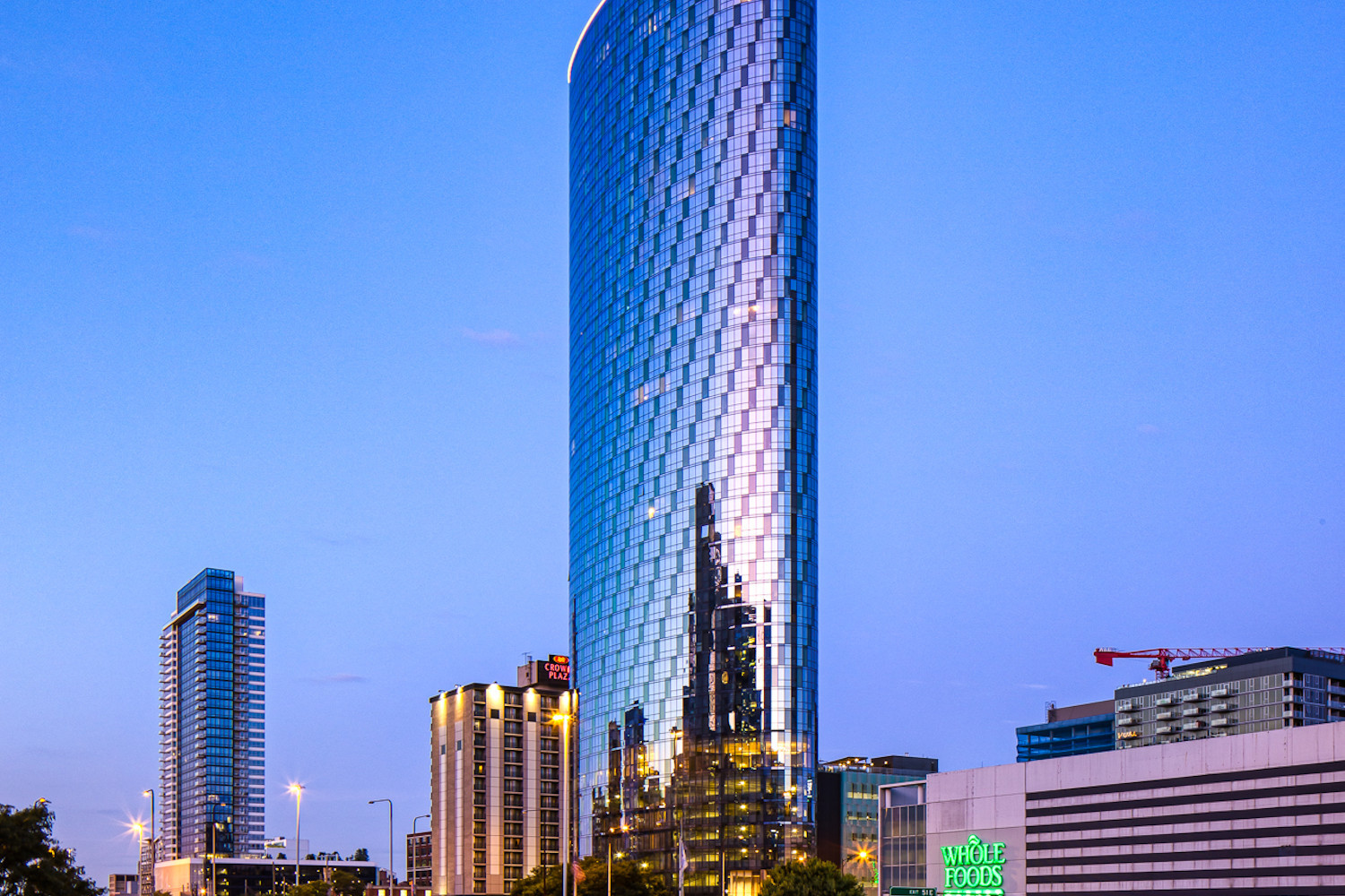 727 West Madison : Exterior Building Facade