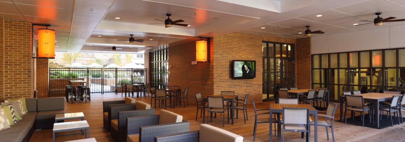 Monroe Street Market : Lounge