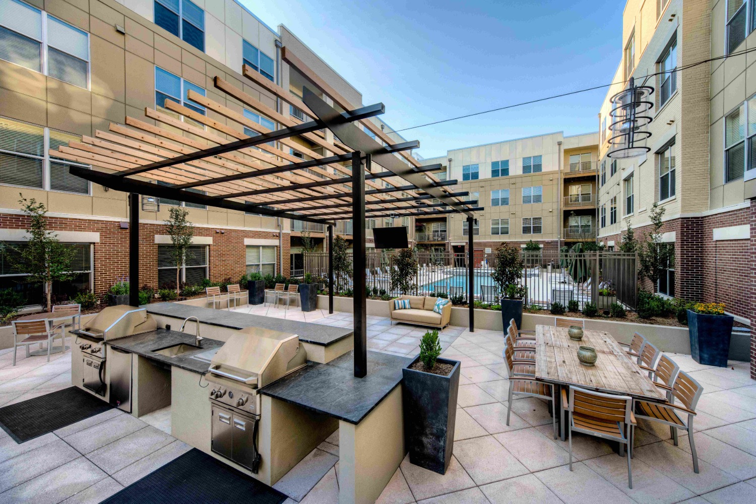 The Frasier : Pool Deck and Courtyard
